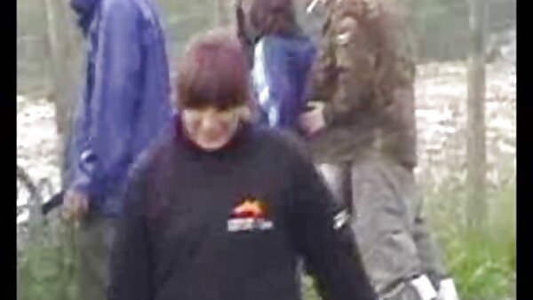 கின்கி பரத்தையர் அலின் ஒரு சேவல் தொழிலை எப்படி உறிஞ்சுவது என்று கற்றுக்கொடுக்கிறார்