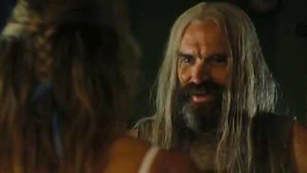 உணர்ச்சிவசப்பட்ட யூரிசான் பெல்ட்ரான் தன் புண்டையை மெருகூட்டுகிறார்