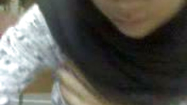 பொன்னிற மெல்லிய வேசி ஜோலீன் டெவில் ஒரு மணி நேரத்திற்கு முன்பு ஒரு வழக்கமான இல்லத்தரசி