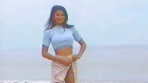 கொந்தளிப்பான கூகர் ஸ்லட் செலினா ஸ்டீல் பின்னால் இருந்து மோசமாக அடிக்கிறார்