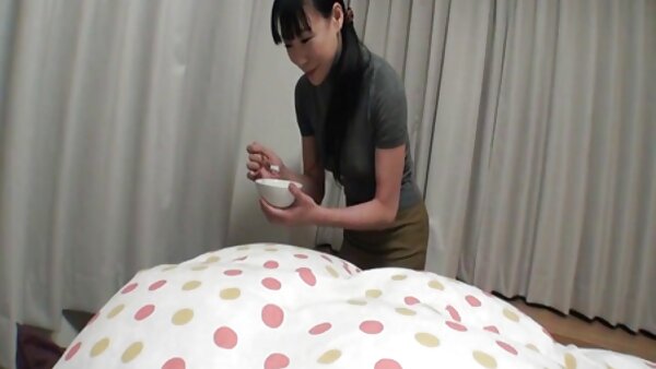 டார்க்ஹெட் ஜப்பானிய குஞ்சு நோசோமி ஹசுகி தலை கொடுக்கிறது