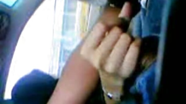 லத்தீன் பெண் ஒரு அற்புதமான அமெச்சூர் செக்ஸ் வீடியோவில் குடுத்துக்கொண்டிருக்கிறாள்