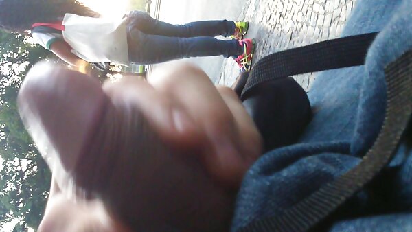 ஹார்னி நடனக் கலைஞர் ஆம்பர் ஆஷ்லீ கிறிஸ் ஜான்சனால் கடுமையாகத் தள்ளப்படுகிறார்