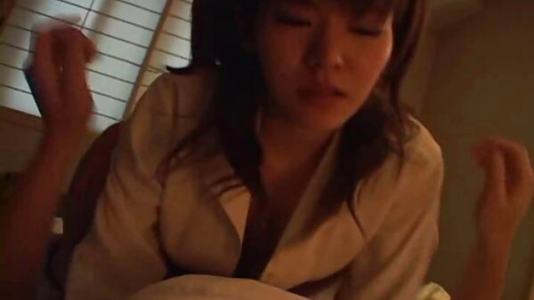 மெழுகுவர்த்தி வெளிச்சத்தில் ஜூலியா ஆனுடன் காதல் தேதி