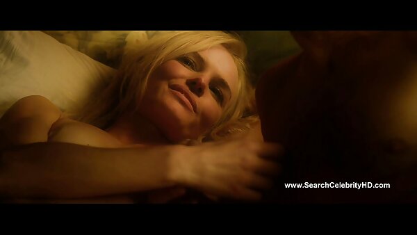 அழகான பெண் ஹெனெஸி தனது ஈரமான அவளது புண்டையை சாப்பிட்டு பின் கடுமையாக குத்தினாள்