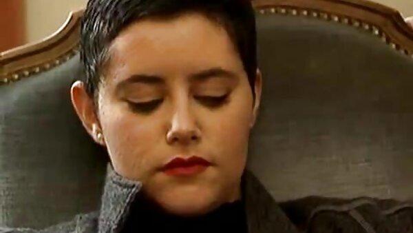 ஜப்பானியப் பெண் மாரி யமடா மெல்ல ஊதி சவாரி செய்கிறாள்