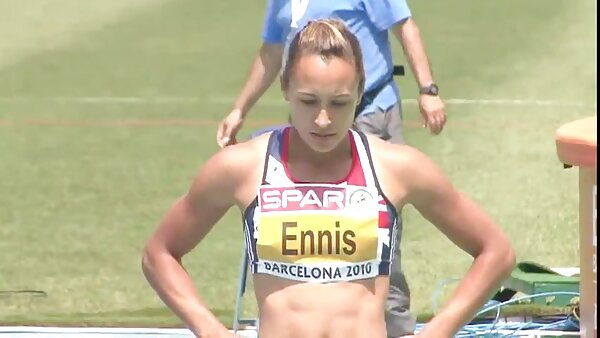 ஜெய்டன் ஸ்டார் தனது காதலன் அவளது புண்டையை பம்ப் செய்வதை விரும்புகிறார்